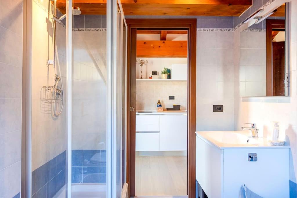 Charming 2.5Room Flat In Center Of Monforte dʼAlba Exterior foto