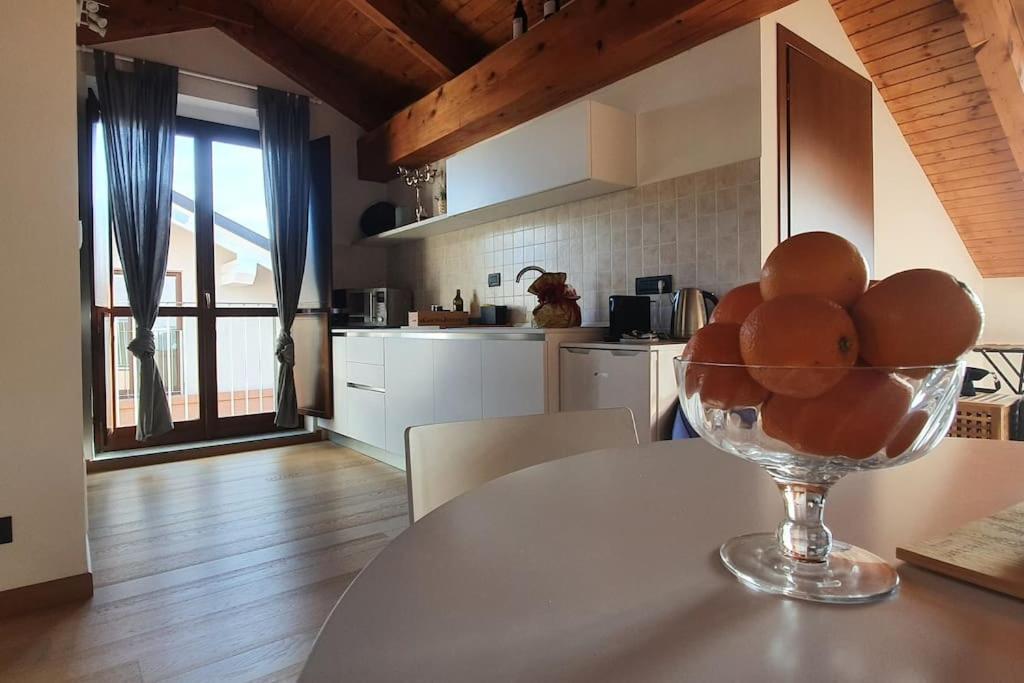 Charming 2.5Room Flat In Center Of Monforte dʼAlba Exterior foto
